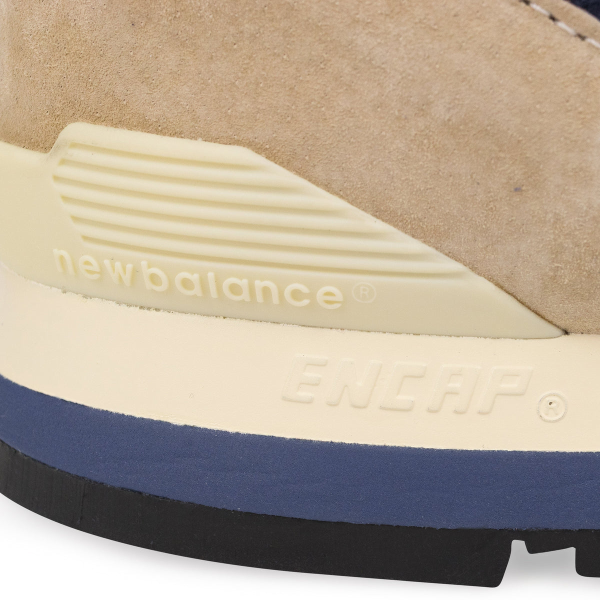 NAVY NEW BALANCE MADE IN USA 996 SNEAKERS