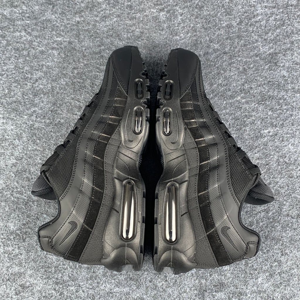 Air Max 95 Essential 'Triple Black'