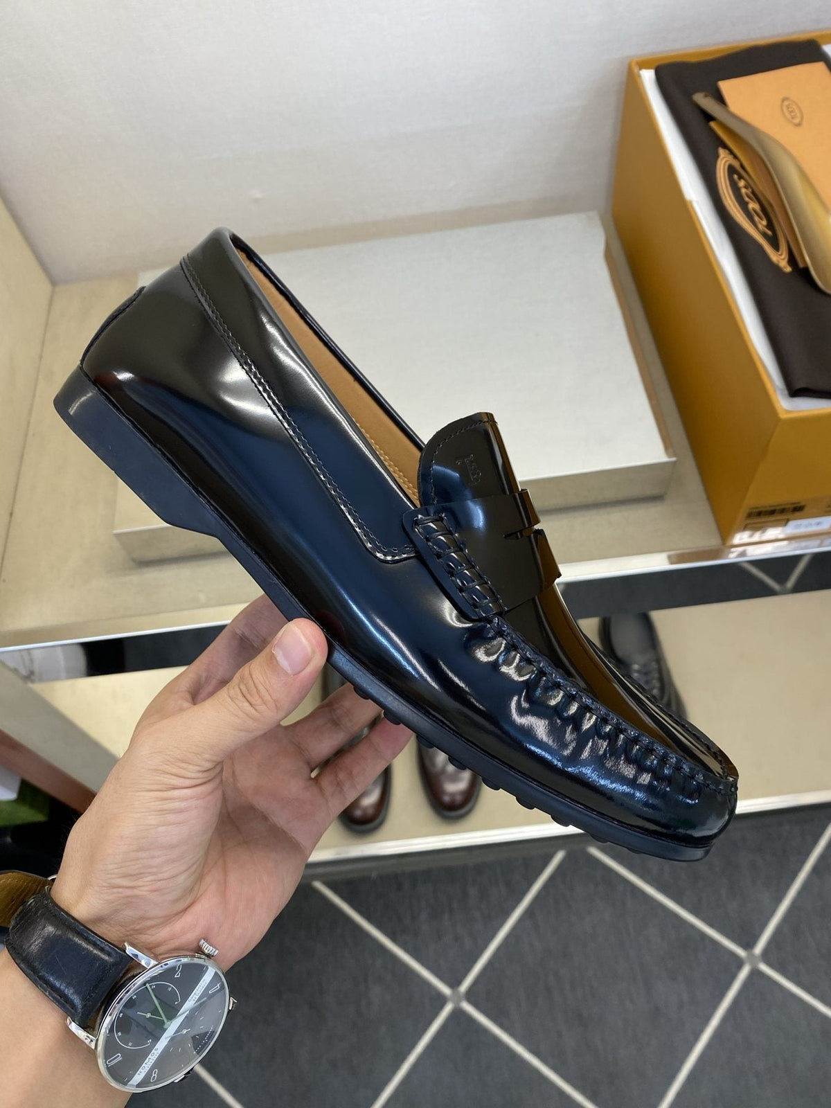 TOD'S Men's Glossy Dark Navy Penny Loafers