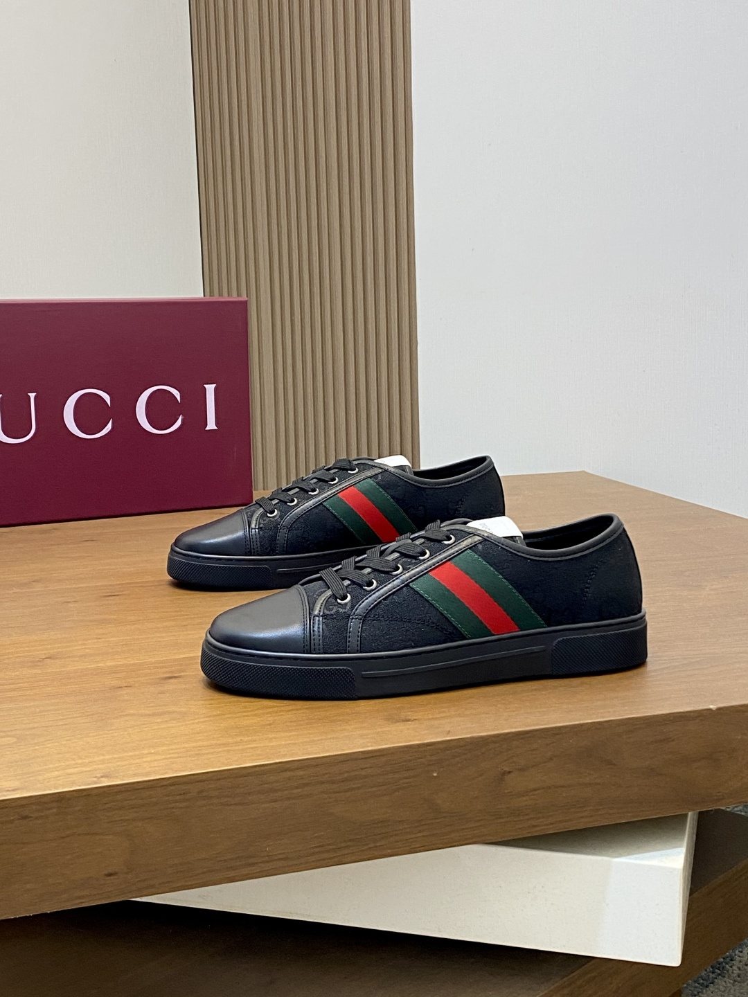 Gucci Black Green-Red Stripe Sneakers