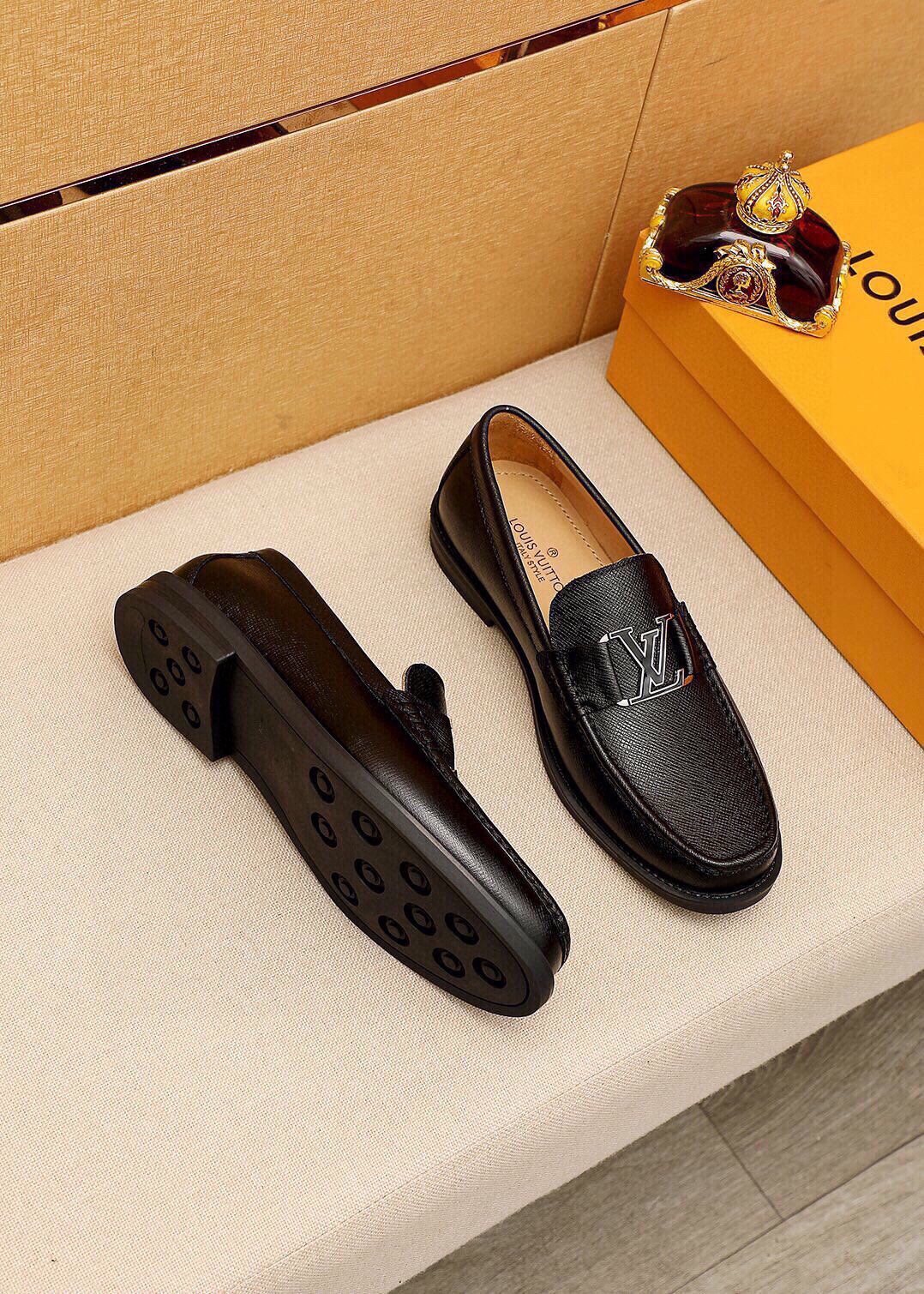 Louis Vuitton Black Leather Hardware Loafers - Rubber Outsole