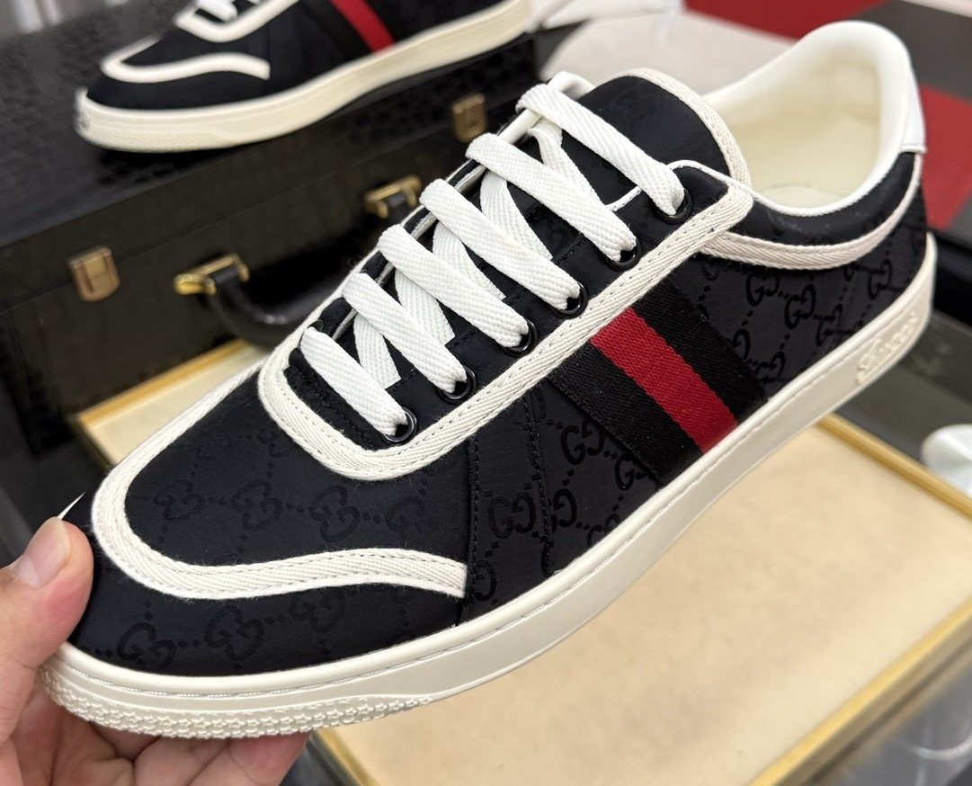 Gucci Black Sneakers with Red and Green Stripe