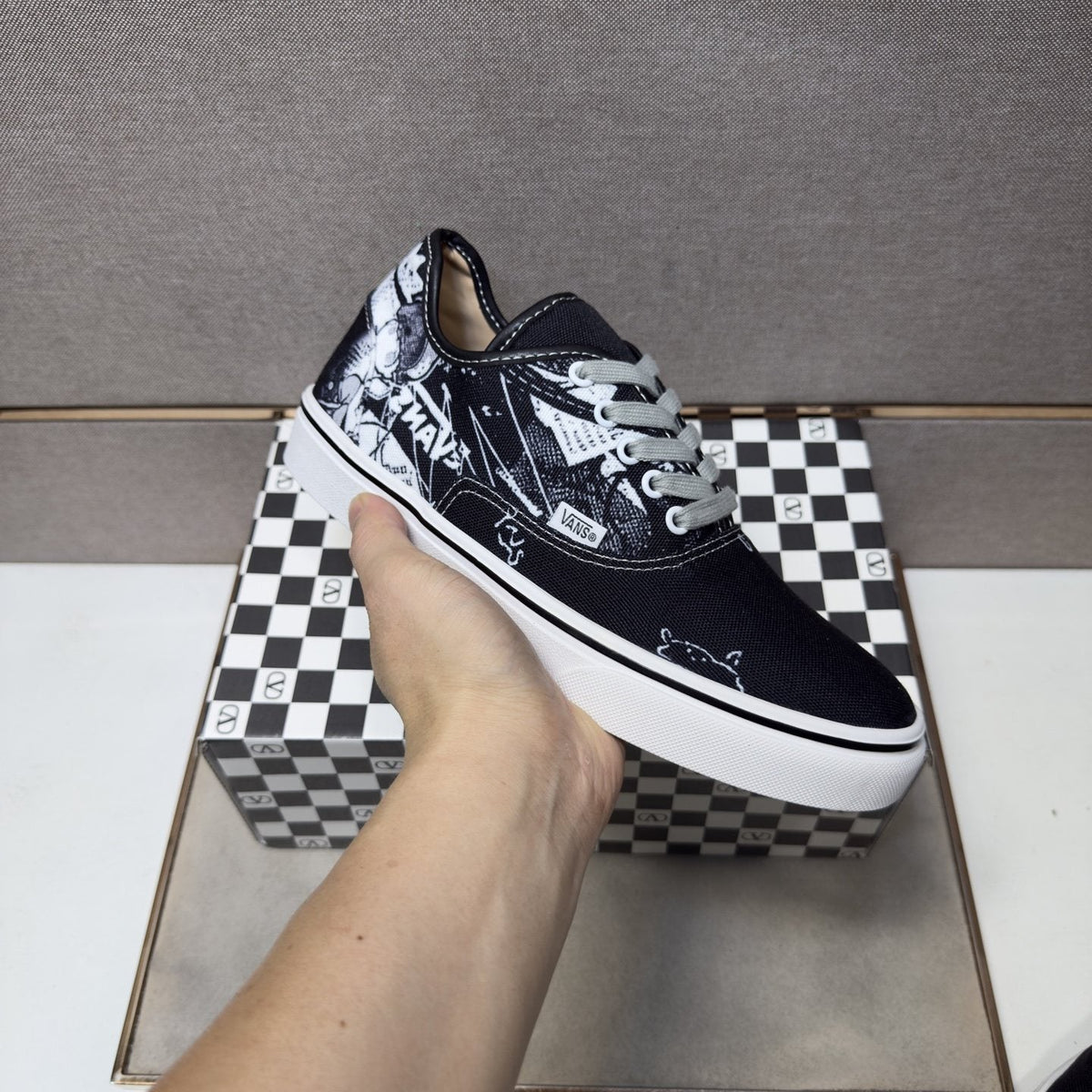 Vans Black Graphic Low-Top Sneakers - White Foxing And Outsole