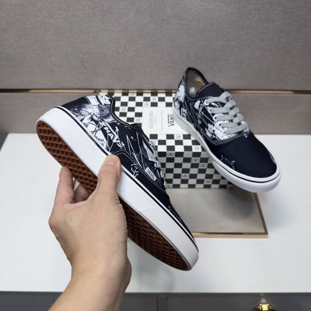 Vans Black Graphic Low-Top Sneakers - White Foxing And Outsole