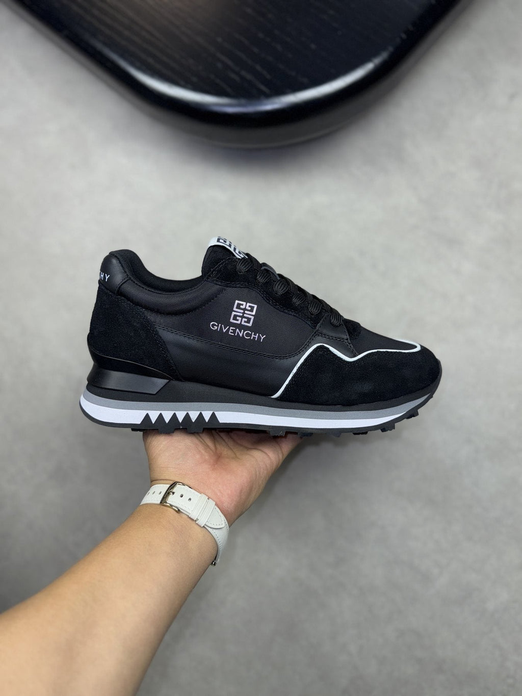 Givenchy Contrast-Trim Lace-Up Sneakers